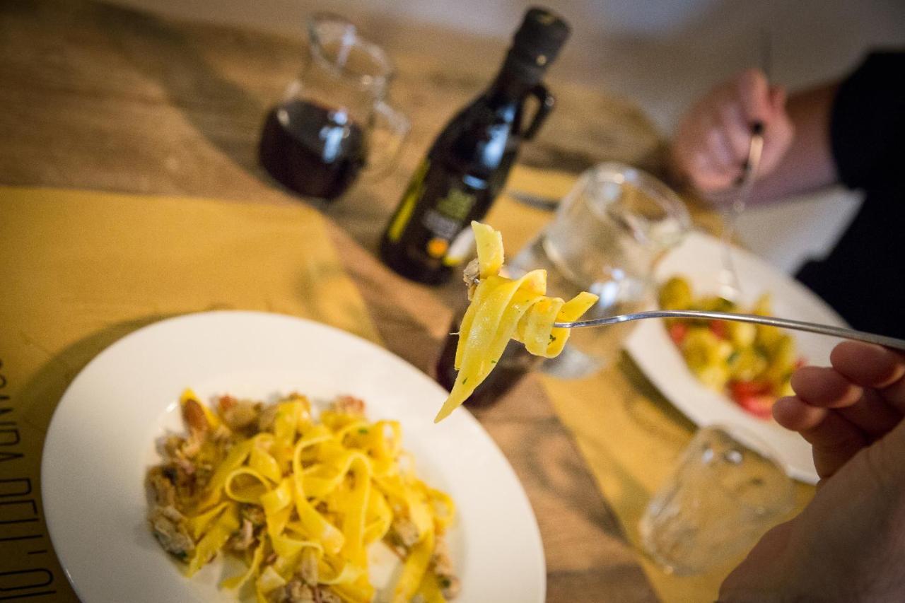 Locanda Dell'Oleificio Mezzane di Sotto Екстериор снимка