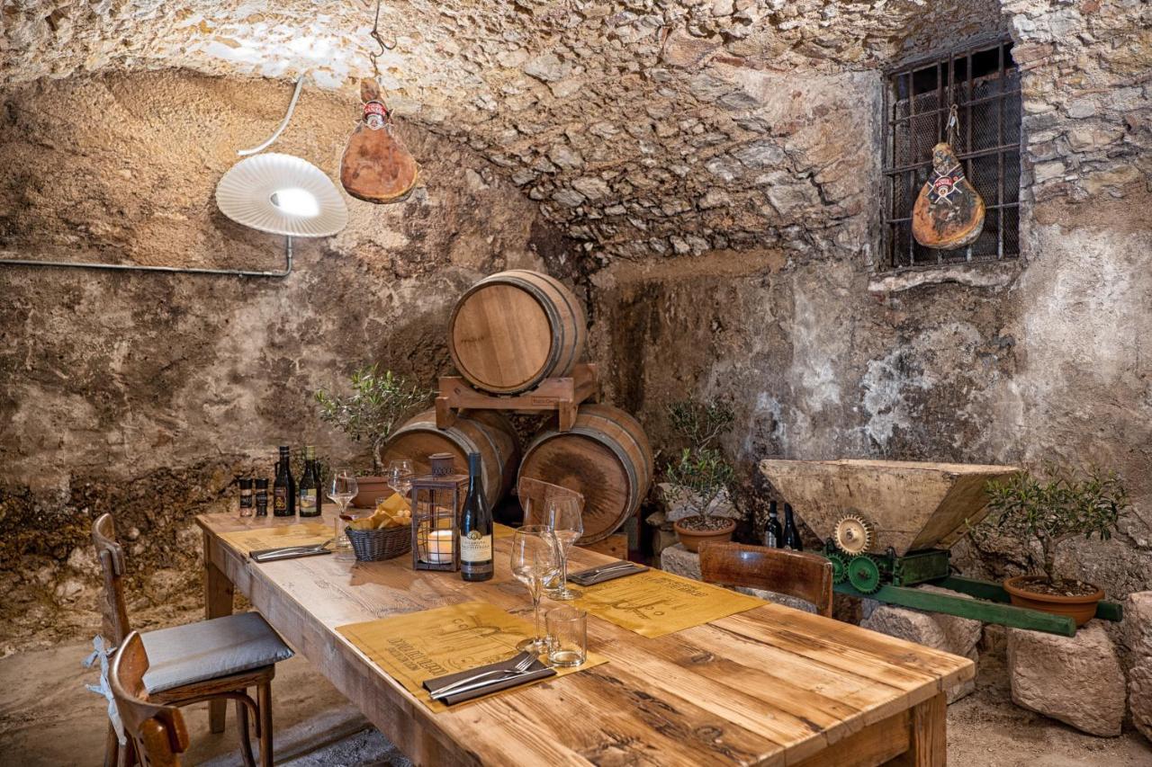 Locanda Dell'Oleificio Mezzane di Sotto Екстериор снимка